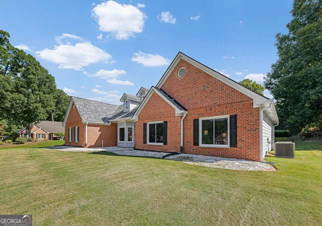 Photo 4 of Single family home for sale at 2145 Wynfield Point Dr, Buford, GA 30519 | MLS# 10823699 | Listing updated on 2026-09-12