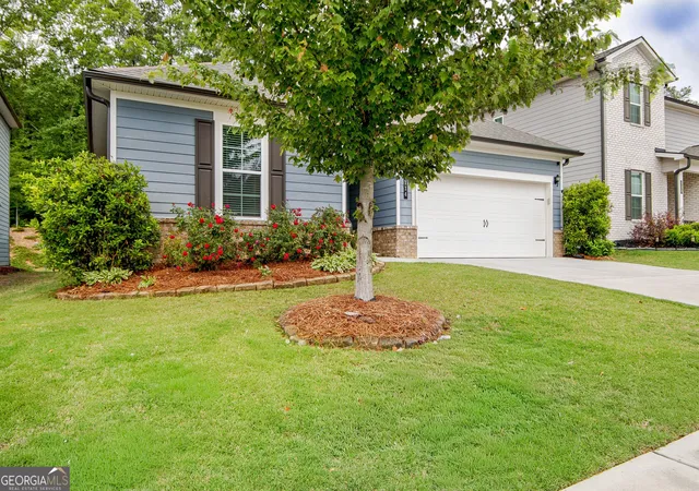 Photo 2 of Single family home for sale at 114 Vivian Ln, Peachtree City, GA 30269 | MLS# 10836717 | Listing updated on 2026-09-14