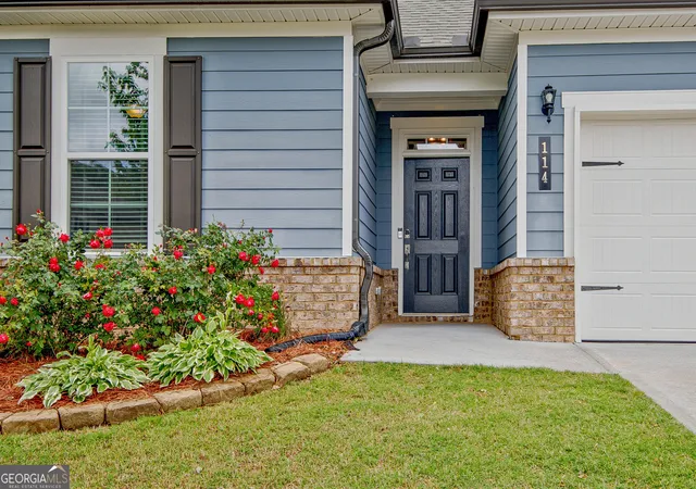Photo 4 of Single family home for sale at 114 Vivian Ln, Peachtree City, GA 30269 | MLS# 10836717 | Listing updated on 2026-09-14