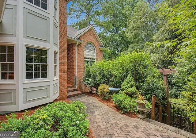 Photo 4 of Single family home for sale at 901 Denmeade Walk Sw, Marietta, GA 30064 | MLS# 10819930 | Listing updated on 2026-09-30
