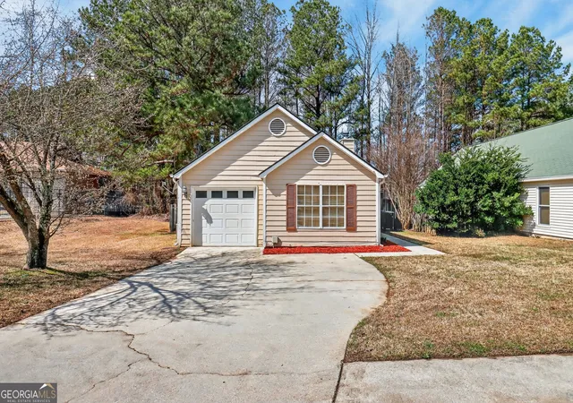 Photo 2 of Sale Pending at 1493 Fall Crk Tr N, Douglasville, GA 30134 | MLS# 10701727 | Listing updated on 2026-09-07