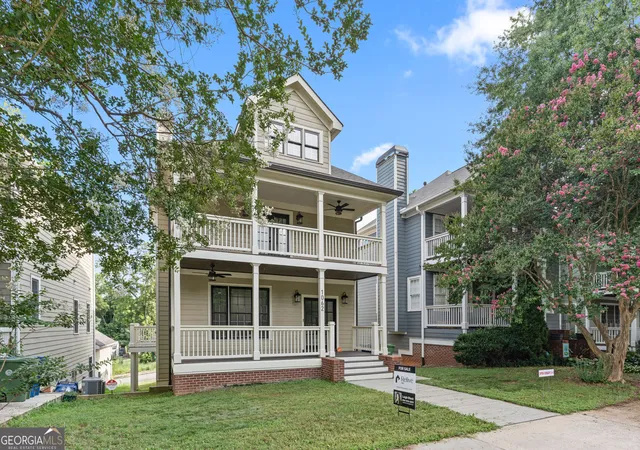Photo 3 of Sale Pending at 1062 NW Lena St, Atlanta, GA 30314 | MLS# 10807997 | Listing updated on 2026-08-19