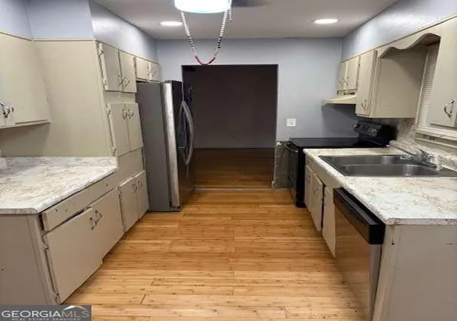 Photo 4 of Single family home for sale at 4092 Pepperdine Dr, Decatur, GA 30034 | MLS# 10661111 | Listing updated on 2026-09-17