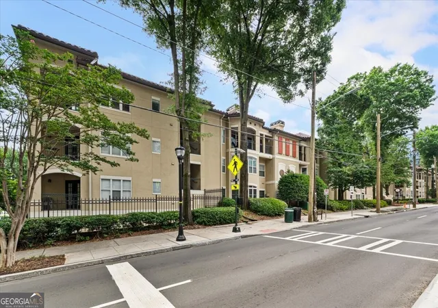 Listing Photo 4 - Condo for sale in building located at 955 Juniper St Ne, Atlanta, GA 30309 - Unit #3226