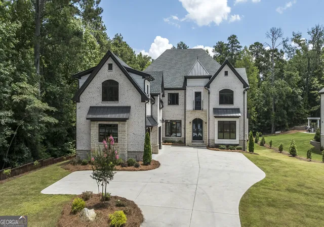 Photo 2 of Mansion for sale at 10765 Shallowford Rd, Roswell, GA 30075 | MLS# 10804530 | Listing updated on 2026-09-11