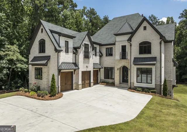 Photo 3 of Mansion for sale at 10765 Shallowford Rd, Roswell, GA 30075 | MLS# 10804530 | Listing updated on 2026-09-11