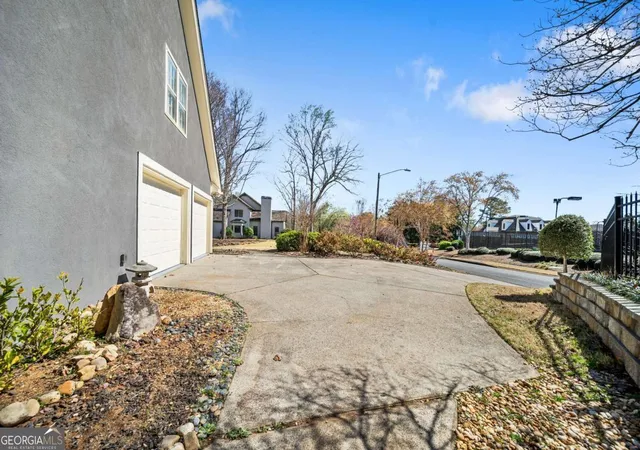 Photo 4 of Single family home for sale at 931 New Bedford Dr, Marietta, GA 30068 | MLS# 10766495 | Listing updated on 2026-05-31
