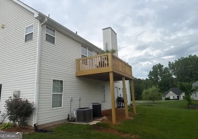 Photo 2 of Single family home for sale at 300 Vineyard Ridge Ln, Griffin, GA 30223 | MLS# 10804190 | Listing updated on 2026-07-26