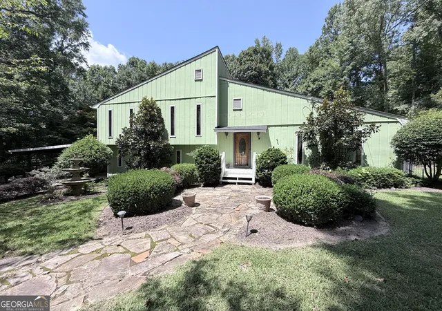 Photo 1 of Single family home for sale at 2880 Almand Ct Nw, Conyers, GA 30012 | MLS# 10816926 | Listing updated on 2026-08-26
