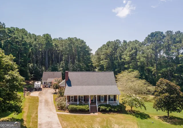 Photo 2 of Single family home for sale at 5454 Mccullers Ln, Loganville, GA 30052 | MLS# 10831073 | Listing updated on 2026-09-11