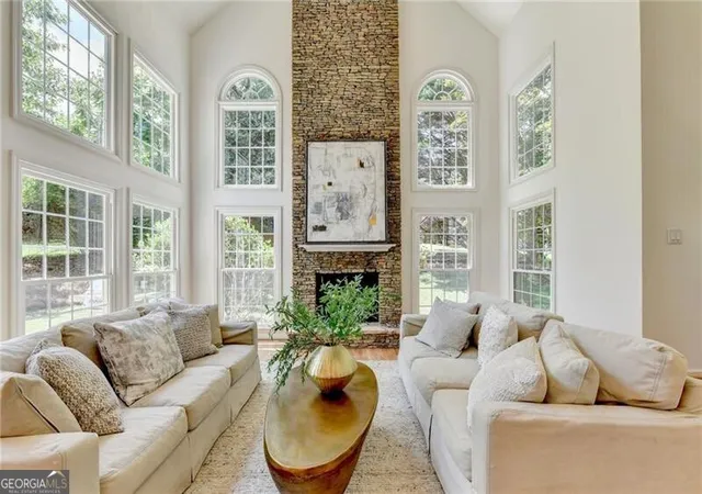 Photo 2 of Sale Pending at 315 Willow Crescent Wy, Alpharetta, GA 30022 | MLS# 10806883 | Listing updated on 2026-08-27