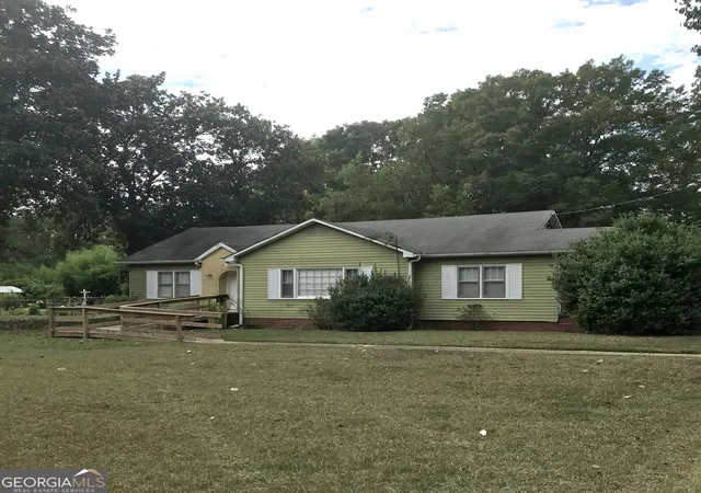 Single family home for sale at 174 Mallory Dr, Lagrange, GA 30241 | MLS# 10874133