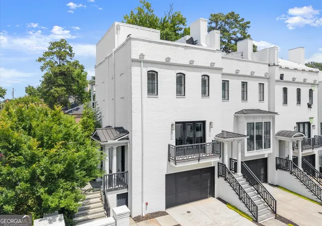 Photo 2 of Townhouse for sale at 3667 Peachtree Rd Ne #1, Atlanta, GA 30319 | MLS# 10778990 | Listing updated on 2026-09-12