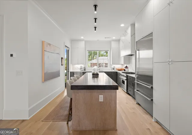 Photo 2 of Townhouse for sale at 3667 Peachtree Rd NE #1, Atlanta, GA 30319 | MLS# 10778990 | Listing updated on 2026-09-12