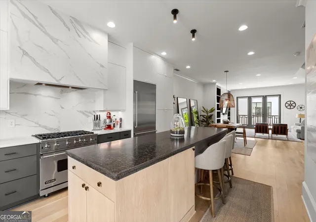 Photo 4 of Townhouse for sale at 3667 Peachtree Rd NE #1, Atlanta, GA 30319 | MLS# 10778990 | Listing updated on 2026-09-12