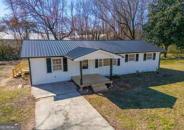 3rd image of 298 Faulkner St, Cleveland, GA 30528 | MLS# 10775786