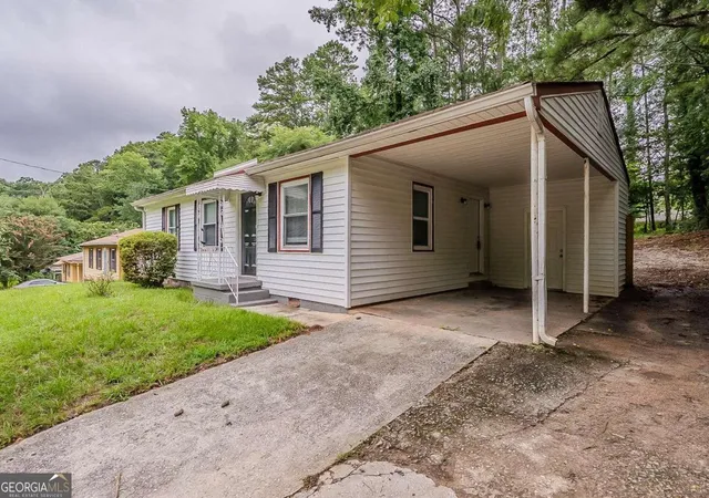 Photo 2 of Single family home for sale at 3633 Bunker Hl Dr SW, Atlanta, GA 30331 | MLS# 10699642 | Listing updated on 2026-09-07