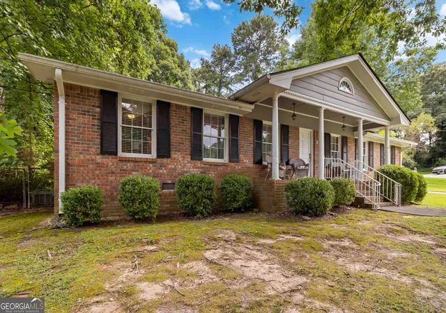 Photo 3 of Single family home for sale at 2199 Vivid Ct, Stone Mountain, GA 30087 | MLS# 10818687 | Listing updated on 2026-08-21
