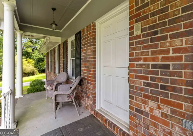 Photo 3 of Single family home for sale at 2199 Vivid Ct, Stone Mountain, GA 30087 | MLS# 10818687 | Listing updated on 2026-09-28