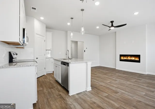 3rd image of 11516 Kimberly Wy, Hampton, GA 30228 | MLS# 10715517
