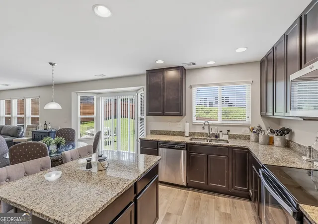 4th image of 1670 Shire Village Dr, Sugar Hill, GA 30518 | MLS# 10790019