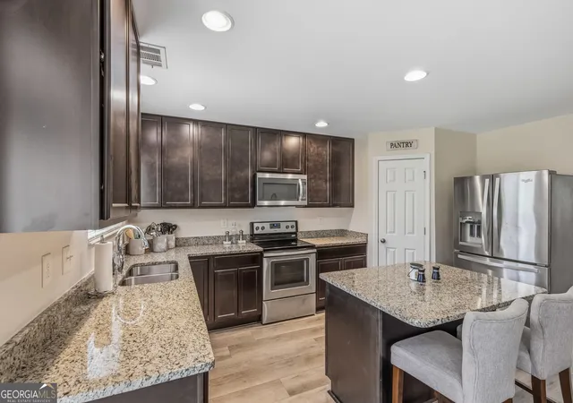 5th image of 1670 Shire Village Dr, Sugar Hill, GA 30518 | MLS# 10790019