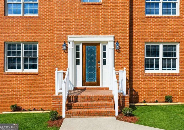 3rd image of 835 Lockriver Wy, Lawrenceville, GA 30044 | MLS# 10783247