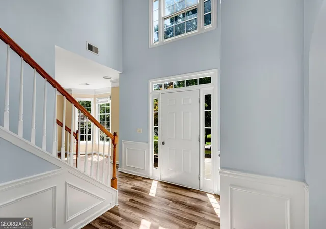 Photo 3 of Sale Pending at 2015 Aldbury Ln, Woodstock, GA 30189 | MLS# 10831948 | Listing updated on 2026-09-16