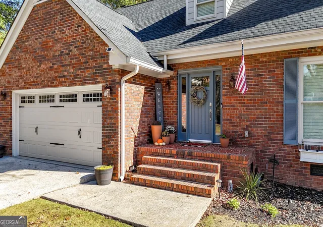 Photo 2 of Sale Pending at 13 Parkway Dr, Rome, GA 30161 | MLS# 10640309 | Listing updated on 2026-01-27