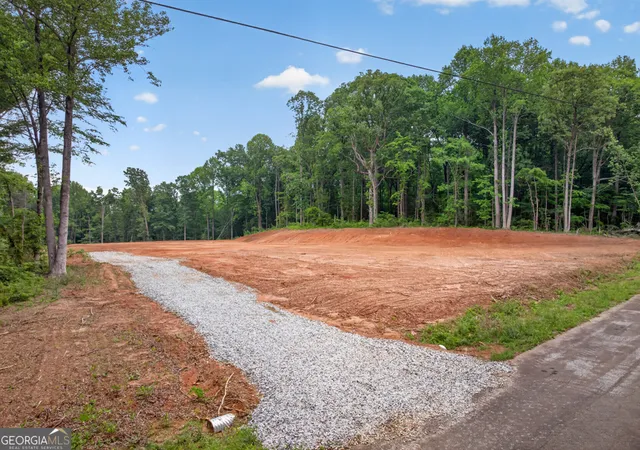 1st image of 135 Jarrett Ln, Gillsville, GA 30543 | MLS# 10817447
