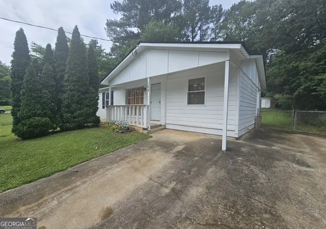 2nd image of 349 Roxbury Dr, Riverdale, GA 30274 | MLS# 10818698