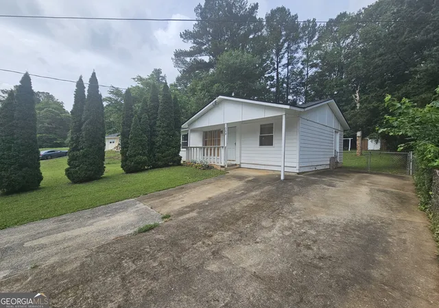3rd image of 349 Roxbury Dr, Riverdale, GA 30274 | MLS# 10818698