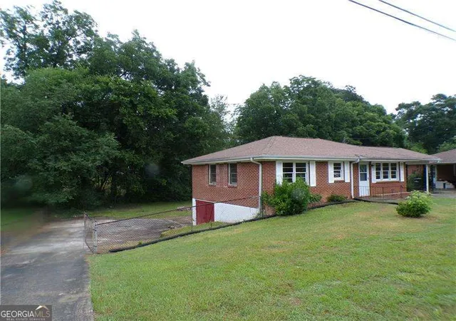 Photo 2 of Single family home for sale at 1021 Jones Mill Rd, Cartersville, GA 30120 | MLS# 10788237 | Listing updated on 2026-08-21
