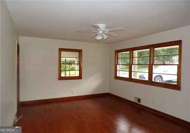 Photo 3 of Single family home for sale at 1021 Jones Mill Rd, Cartersville, GA 30120 | MLS# 10788237 | Listing updated on 2026-08-21