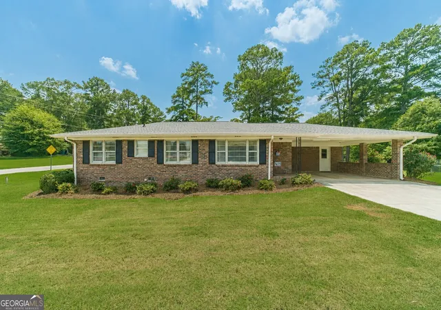 Photo 1 of Single family home for sale at 2303 Rockbridge Rd, Stone Mountain, GA 30087 | MLS# 10815571 | Listing updated on 2026-09-15