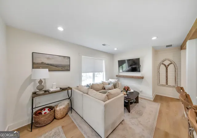 Photo 3 of Single family home for sale at 235 Mathews Cir Se, Marietta, GA 30067 | MLS# 10796576 | Listing updated on 2026-08-31