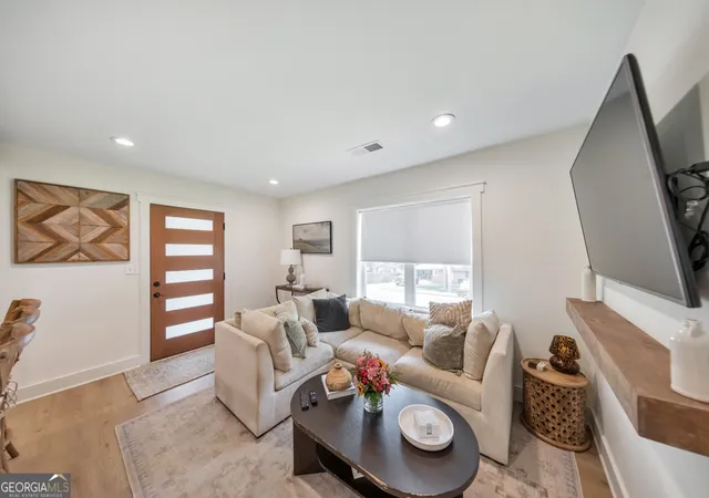 Photo 4 of Single family home for sale at 235 Mathews Cir Se, Marietta, GA 30067 | MLS# 10796576 | Listing updated on 2026-08-31