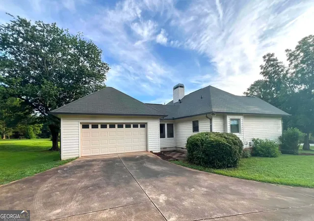 Photo 3 of Single family home for sale at 125 Wedgefield Dr, Mcdonough, GA 30252 | MLS# 10812200 | Listing updated on 2026-09-12