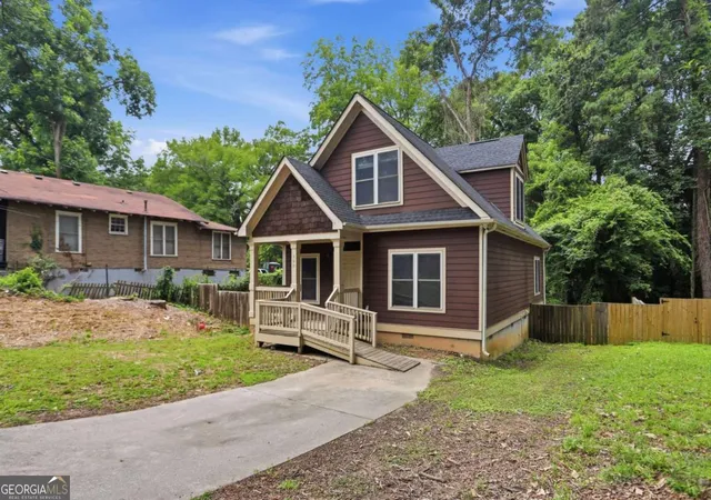 Photo 2 of Single family home for sale at 562 Woodlawn Ave Nw, Atlanta, GA 30318 | MLS# 10795548 | Listing updated on 2026-09-03