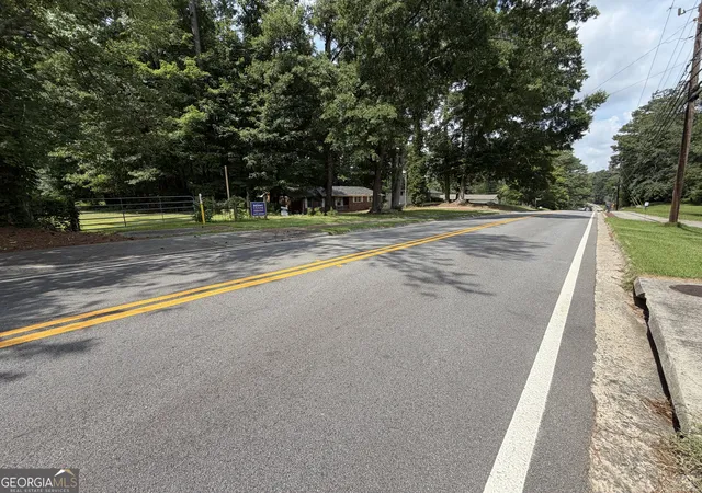 3rd image of 387 Acres Delano Rd, Atlanta, GA 30349 | MLS# 10794770