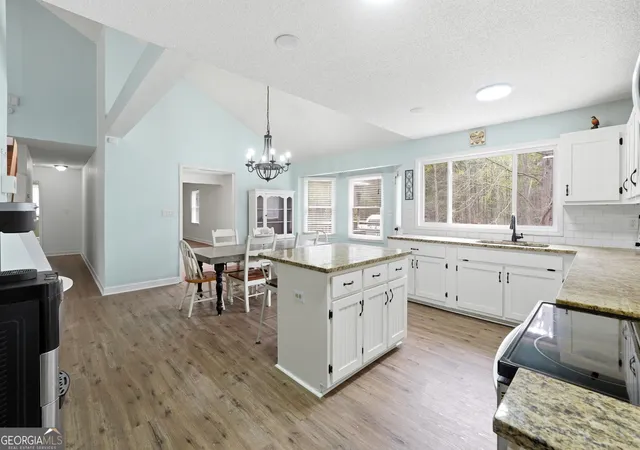 5th image of 201 Arrow Wood Dr, Waleska, GA 30183 | MLS# 10719731