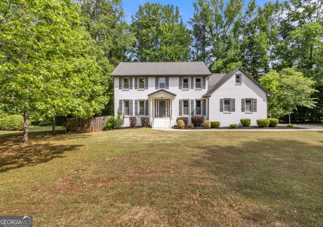 Photo 2 of Single family home for sale at 135 London Berry Ct, Tyrone, GA 30290 | MLS# 10825233 | Listing updated on 2026-09-11