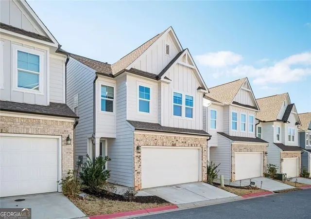 Photo 2 of Single family home for sale at 4703 Canary Diamond Ln, Kennesaw, GA 30144 | MLS# 10806614 | Listing updated on 2026-09-13