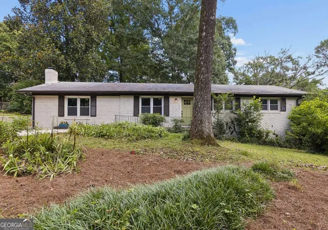 1st image of 412 Derbyshire Dr, Stone Mountain, GA 30088 | MLS# 10812144