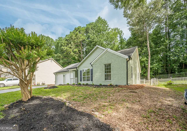 Photo 2 of Single family home for sale at 4224 Brandy Ann Dr, Acworth, GA 30101 | MLS# 10809804 | Listing updated on 2026-09-22
