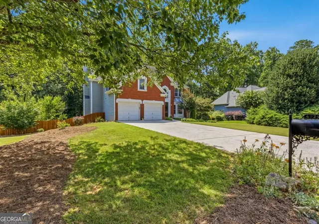 Photo 2 of Single family home for sale at 4924 Marlos Dr Ne, Marietta, GA 30066 | MLS# 10798479 | Listing updated on 2026-07-16