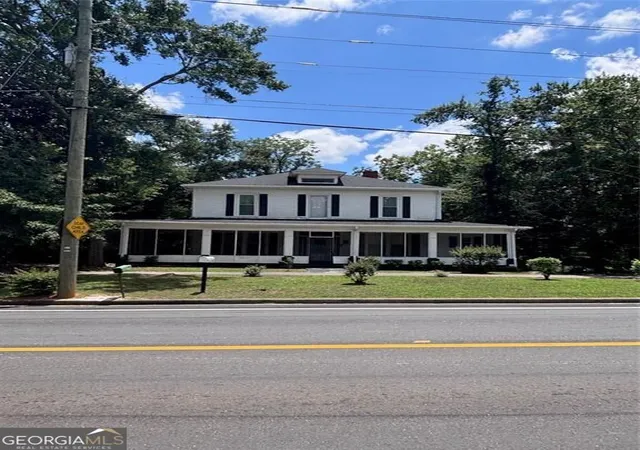 Photo 1 of Single family home for sale at 606 E Solomon St, Griffin, GA 30223 | MLS# 10812835 | Listing updated on 2026-08-22