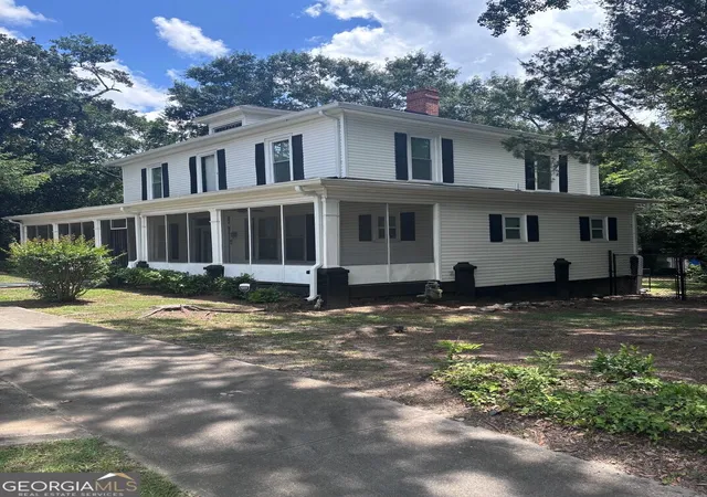 Photo 2 of Single family home for sale at 606 E Solomon St, Griffin, GA 30223 | MLS# 10812835 | Listing updated on 2026-08-22