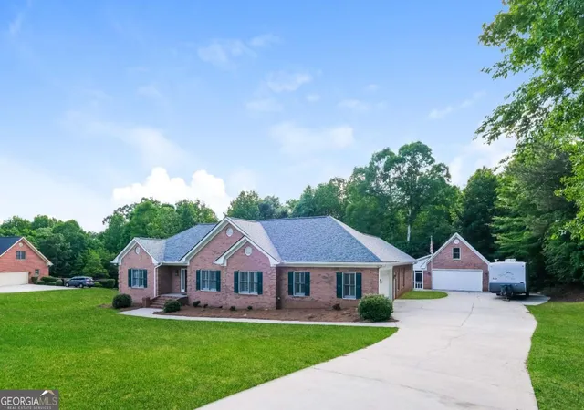 Photo 3 of Single family home for sale at 604 Clearwater Ct, Mcdonough, GA 30252 | MLS# 10803579 | Listing updated on 2026-09-09