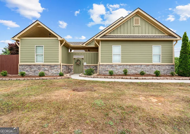 image of 104 Field Dr, Hogansville, GA 30230 | MLS# 10755583